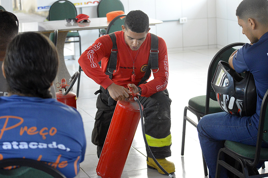 Ceasa-PE realiza 2º treinamento básico de combate a incêndios